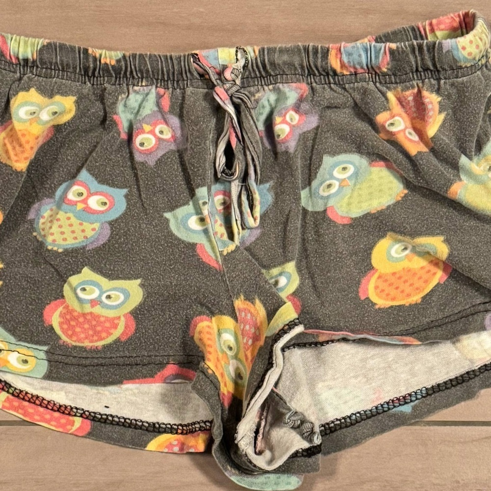 Gray Owl Print Shorts SMALL - Picture 5 of 5